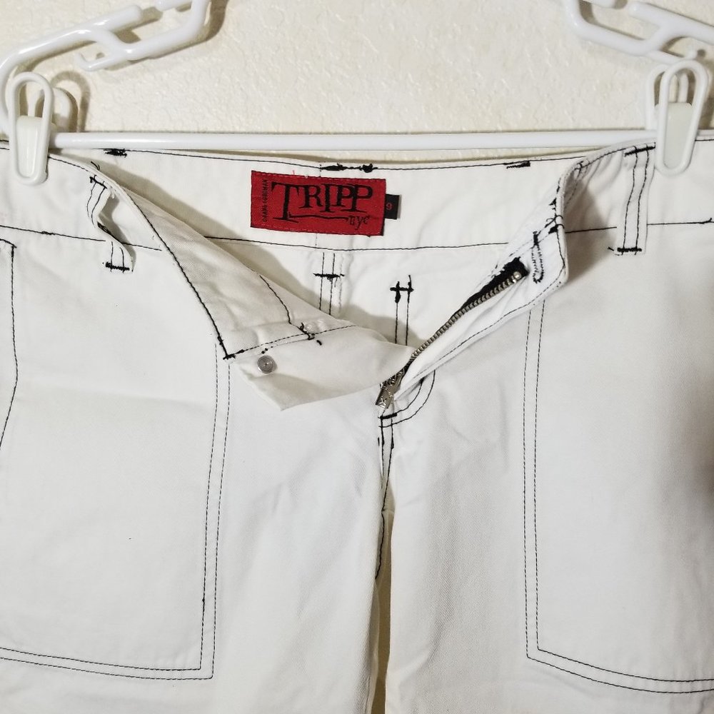 TRIPP White Long Short Bermuda Board 9